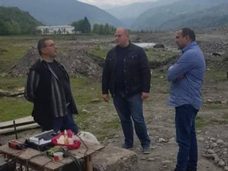 სოფელ ლასურიაშში მდინარე ცხენისწყალზე მიმდინარეობს ნაპირსამაგრი სამუშაოები